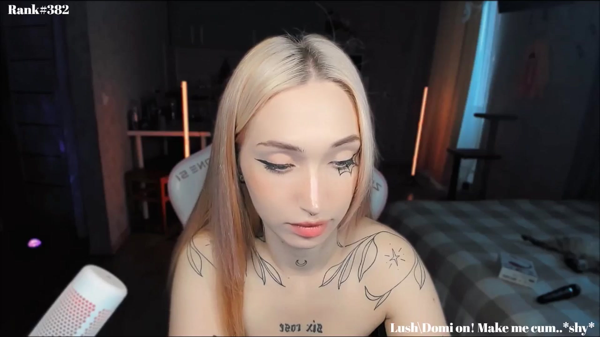 Gallery image thumbnail from Sunny_xoxo's myfreecams stream on, 10/28/2024, 04:07 image 16 of 20