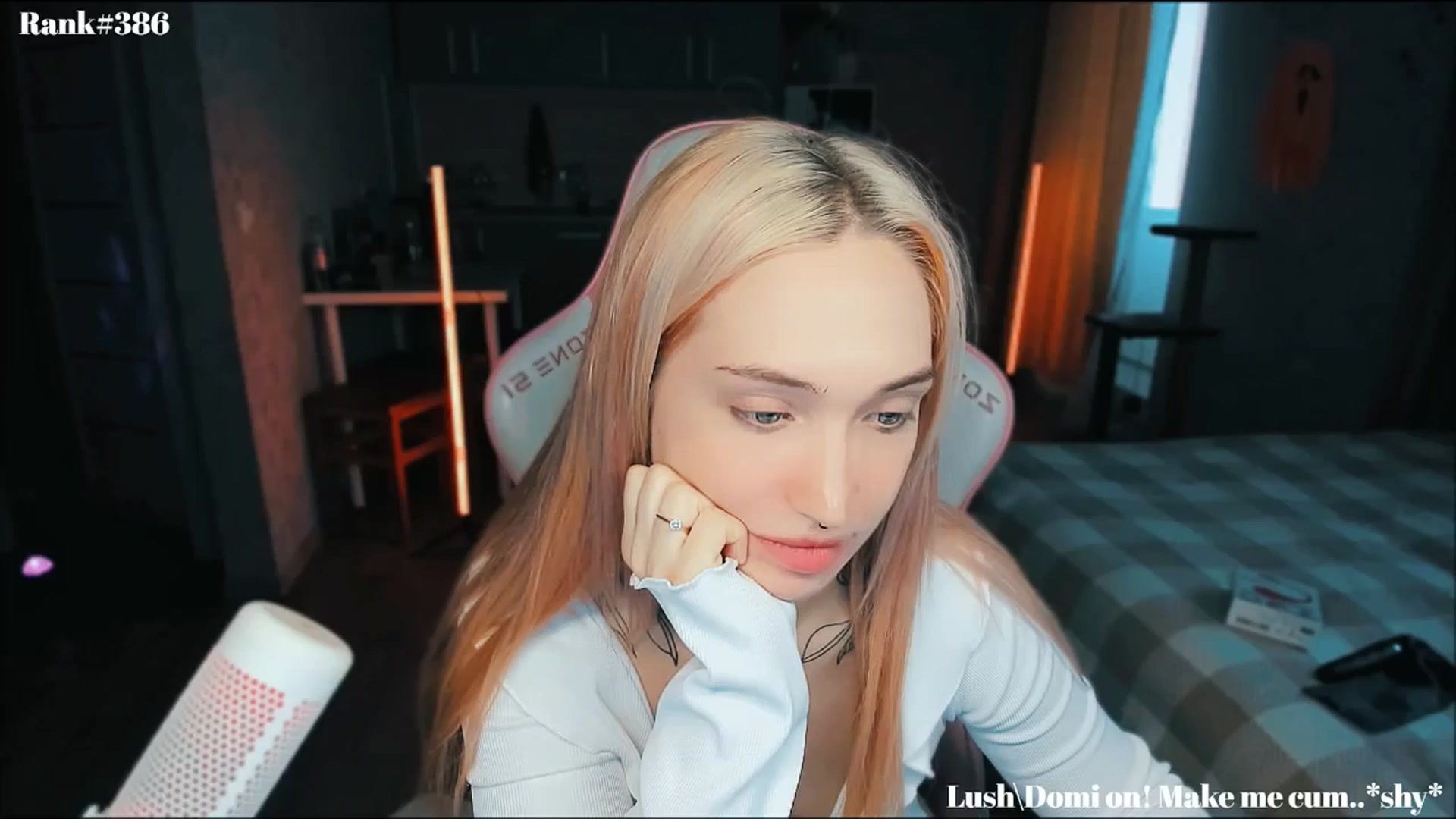 Gallery image thumbnail from Sunny_xoxo's myfreecams stream on, 10/28/2024, 07:04 image 8 of 20