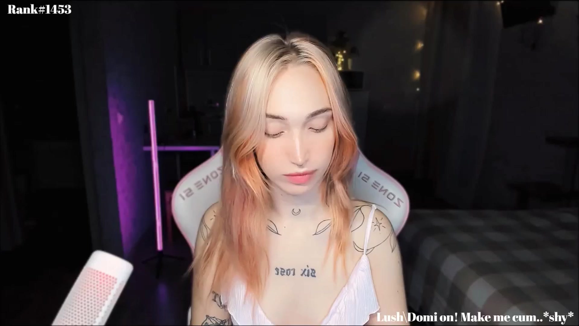 Gallery image thumbnail from Sunny_xoxo's myfreecams stream on, 11/26/2024, 03:27 image 1 of 20