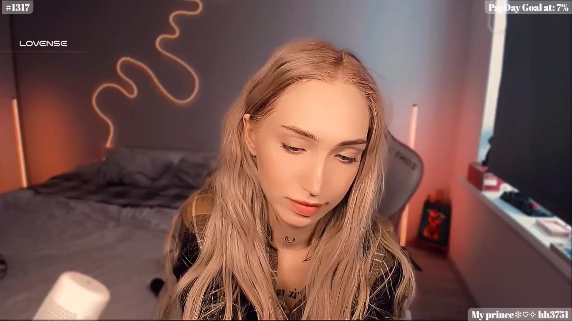 Gallery image thumbnail from Sunny_xoxo's myfreecams stream on, 01/30/2025, 03:33 image 14 of 20