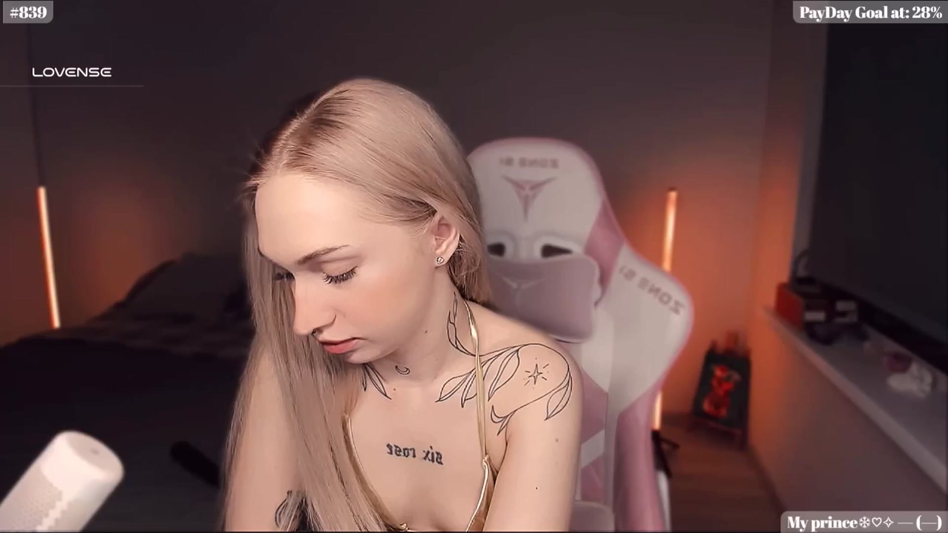 Gallery image thumbnail from Sunny_xoxo's myfreecams stream on, 02/06/2025, 03:27 image 1 of 20