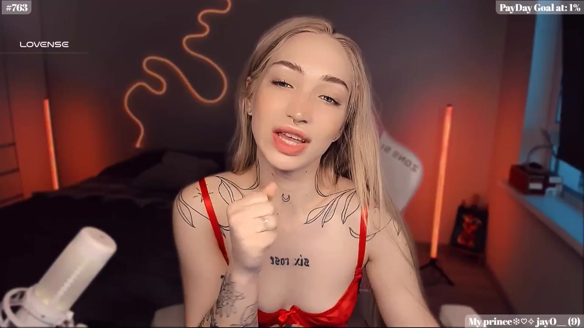 Gallery image thumbnail from Sunny_xoxo's myfreecams stream on, 02/07/2025, 02:41 image 11 of 20