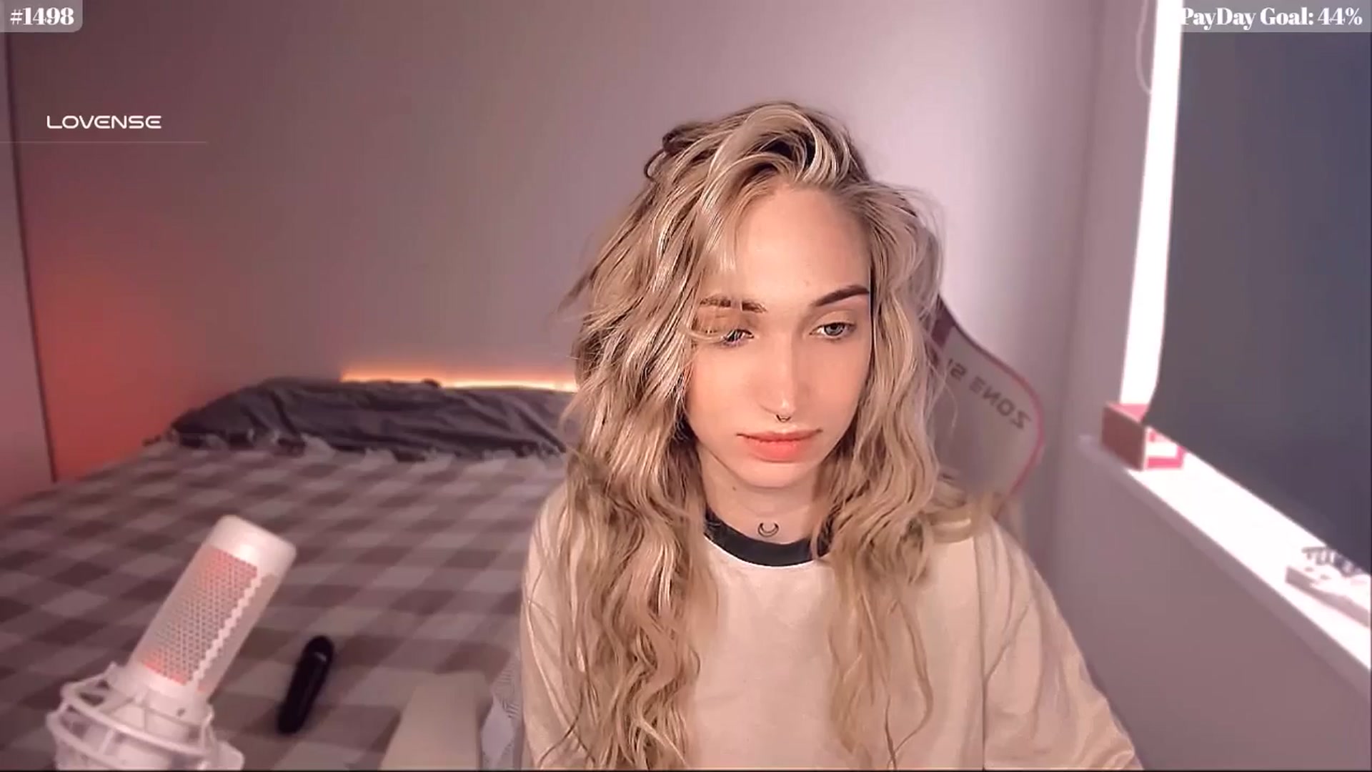 Gallery image thumbnail from Sunny_xoxo's myfreecams stream on, 04/14/2025, 08:34 image 6 of 20