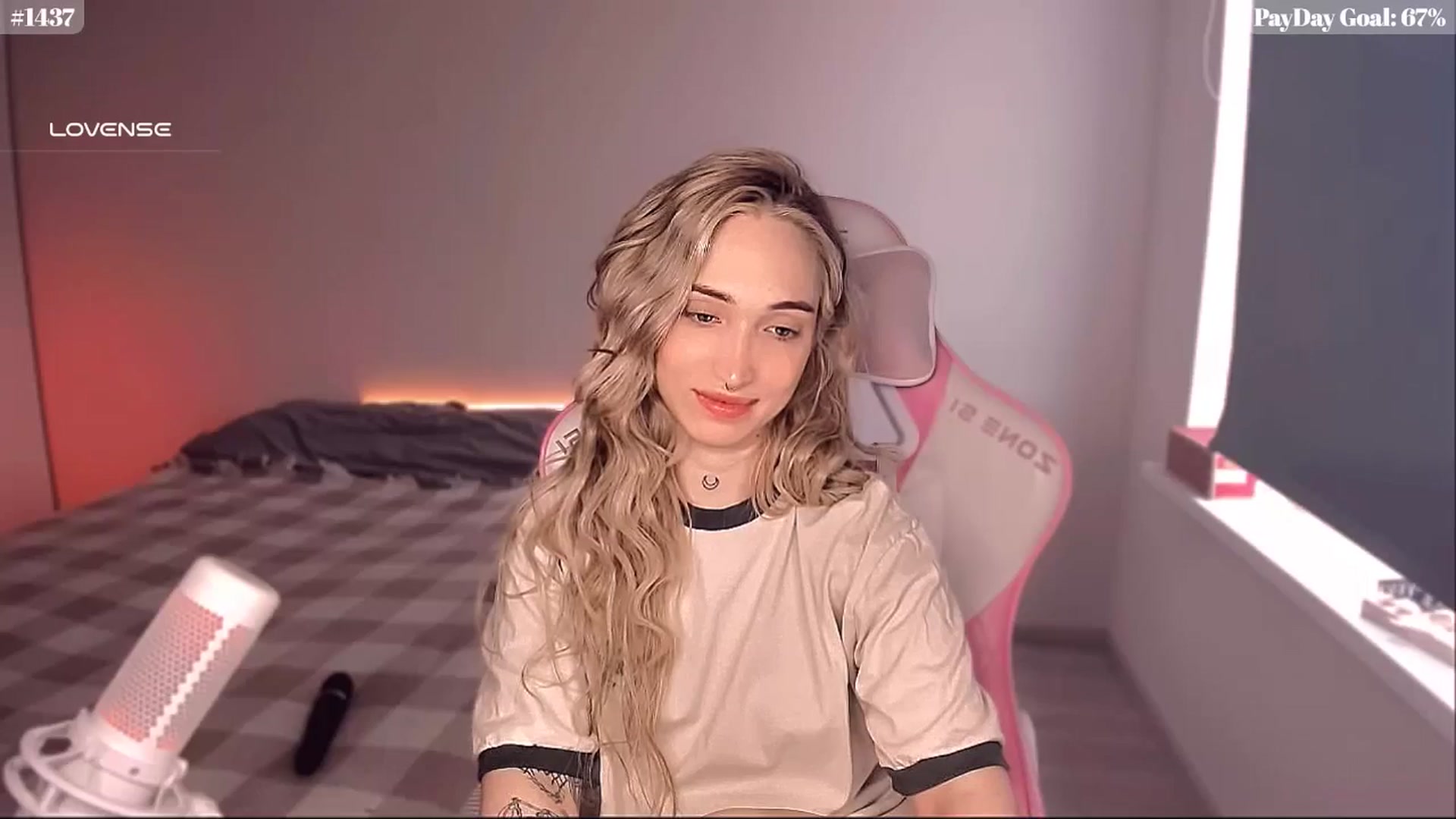 Gallery image thumbnail from Sunny_xoxo's myfreecams stream on, 04/14/2025, 08:34 image 16 of 20