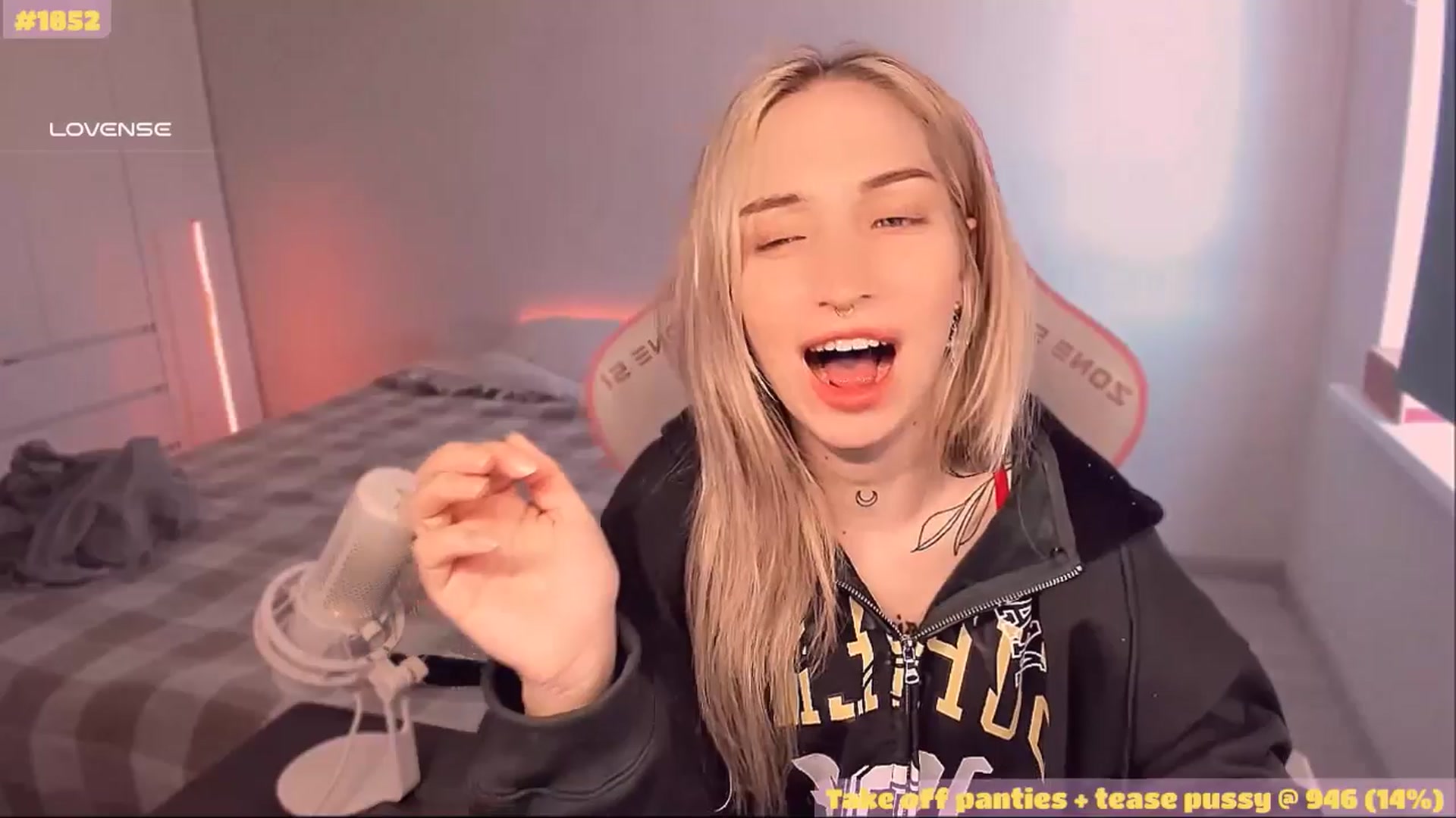 Gallery image thumbnail from Sunny_xoxo's myfreecams stream on, 05/12/2025, 09:29 image 3 of 20