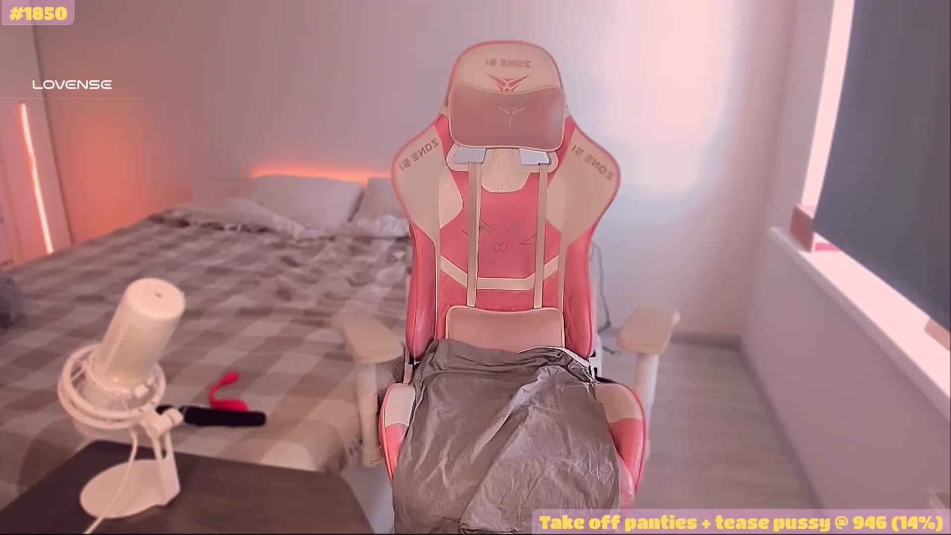 Gallery image thumbnail from Sunny_xoxo's myfreecams stream on, 05/12/2025, 09:29 image 1 of 20