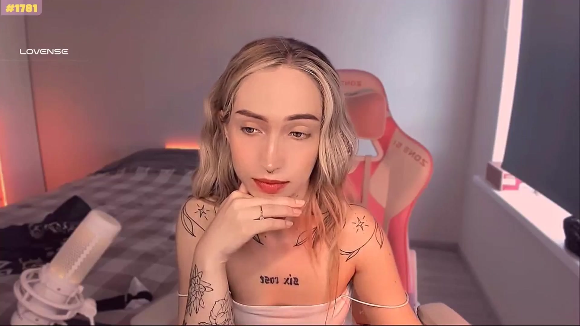 Gallery image thumbnail from Sunny_xoxo's myfreecams stream on, 05/19/2025, 04:18 image 20 of 20