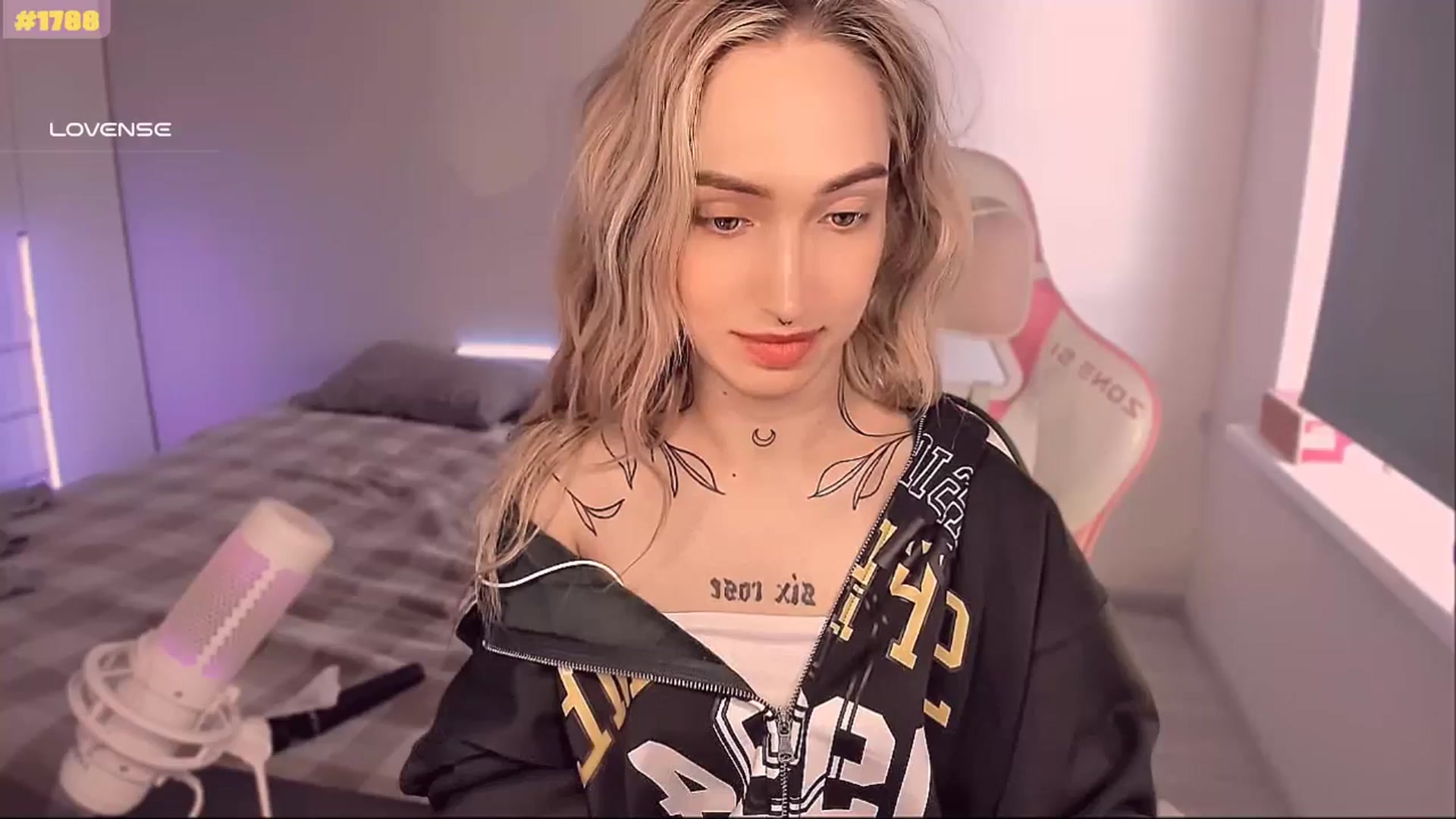 Gallery image thumbnail from Sunny_xoxo's myfreecams stream on, 05/19/2025, 07:28 image 7 of 20