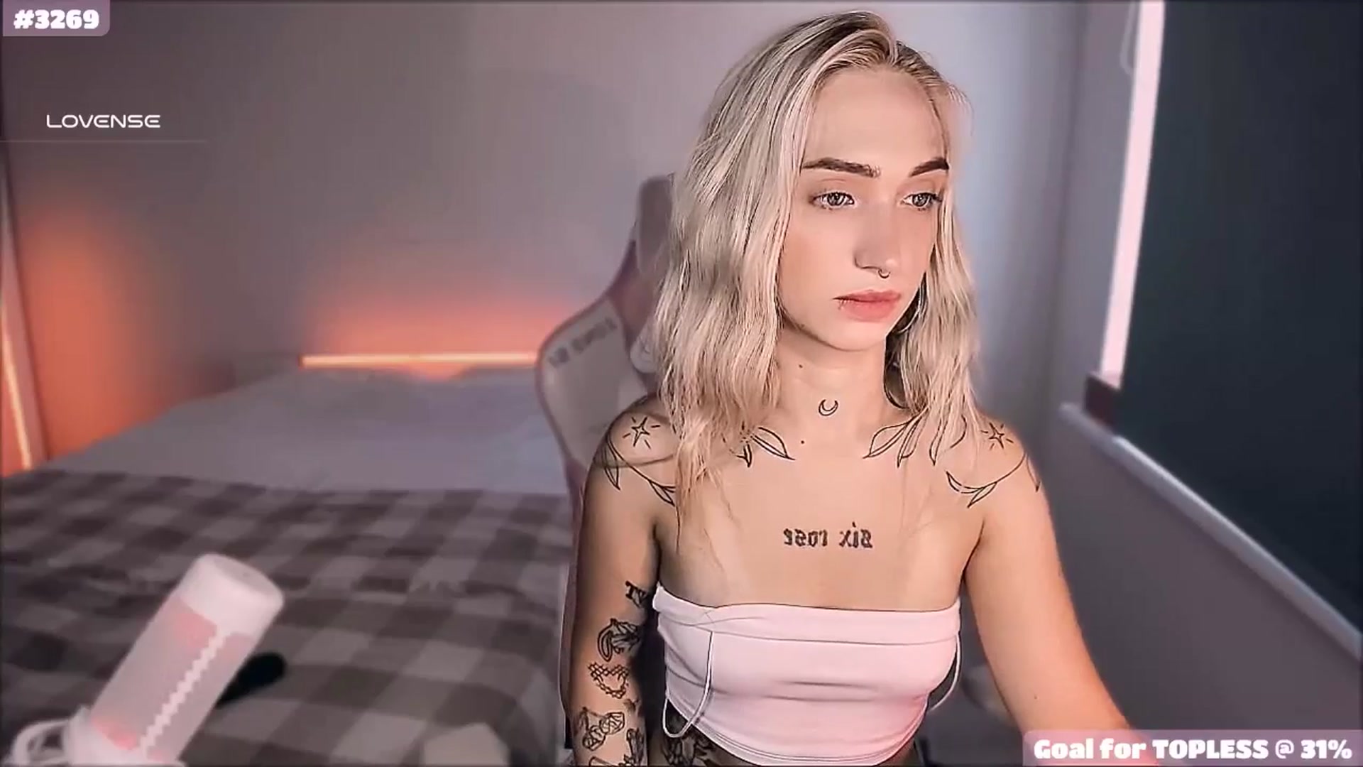Gallery image thumbnail from Sunny_xoxo's myfreecams stream on, 06/23/2025, 04:23 image 18 of 20