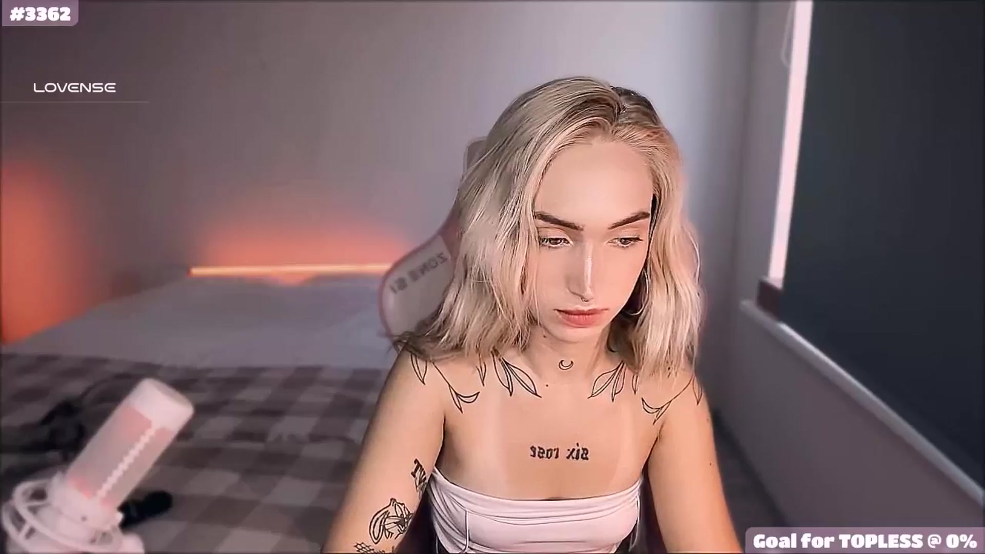 Gallery image thumbnail from Sunny_xoxo's myfreecams stream on, 06/23/2025, 04:23 image 3 of 20
