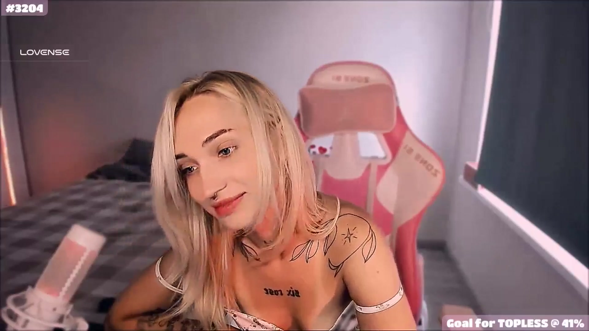 Gallery image thumbnail from Sunny_xoxo's myfreecams stream on, 06/24/2025, 07:45 image 14 of 20