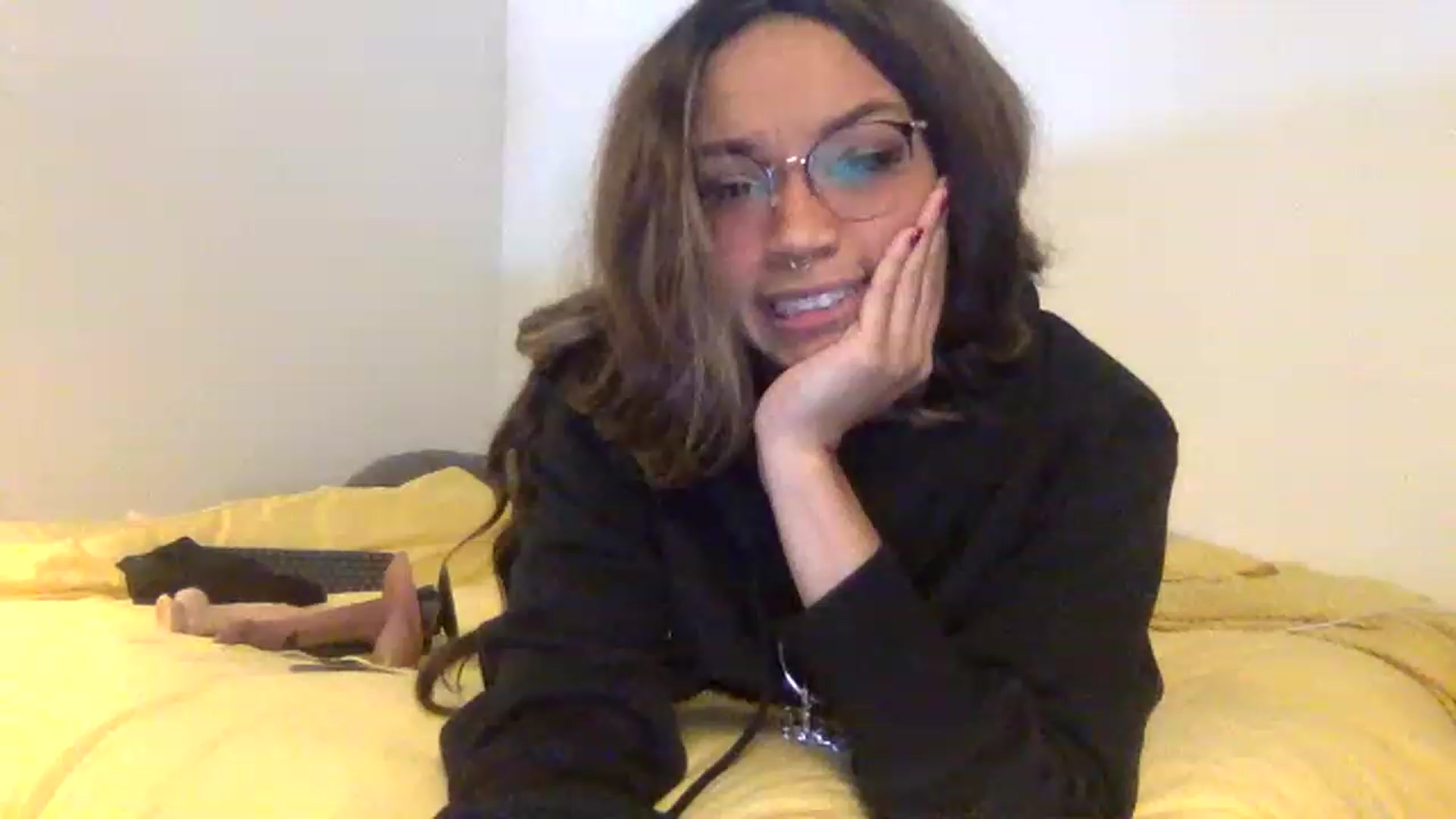 Gallery image thumbnail from SunnylilDays's myfreecams stream on, 01/20/2023, 19:45 image 13 of 20