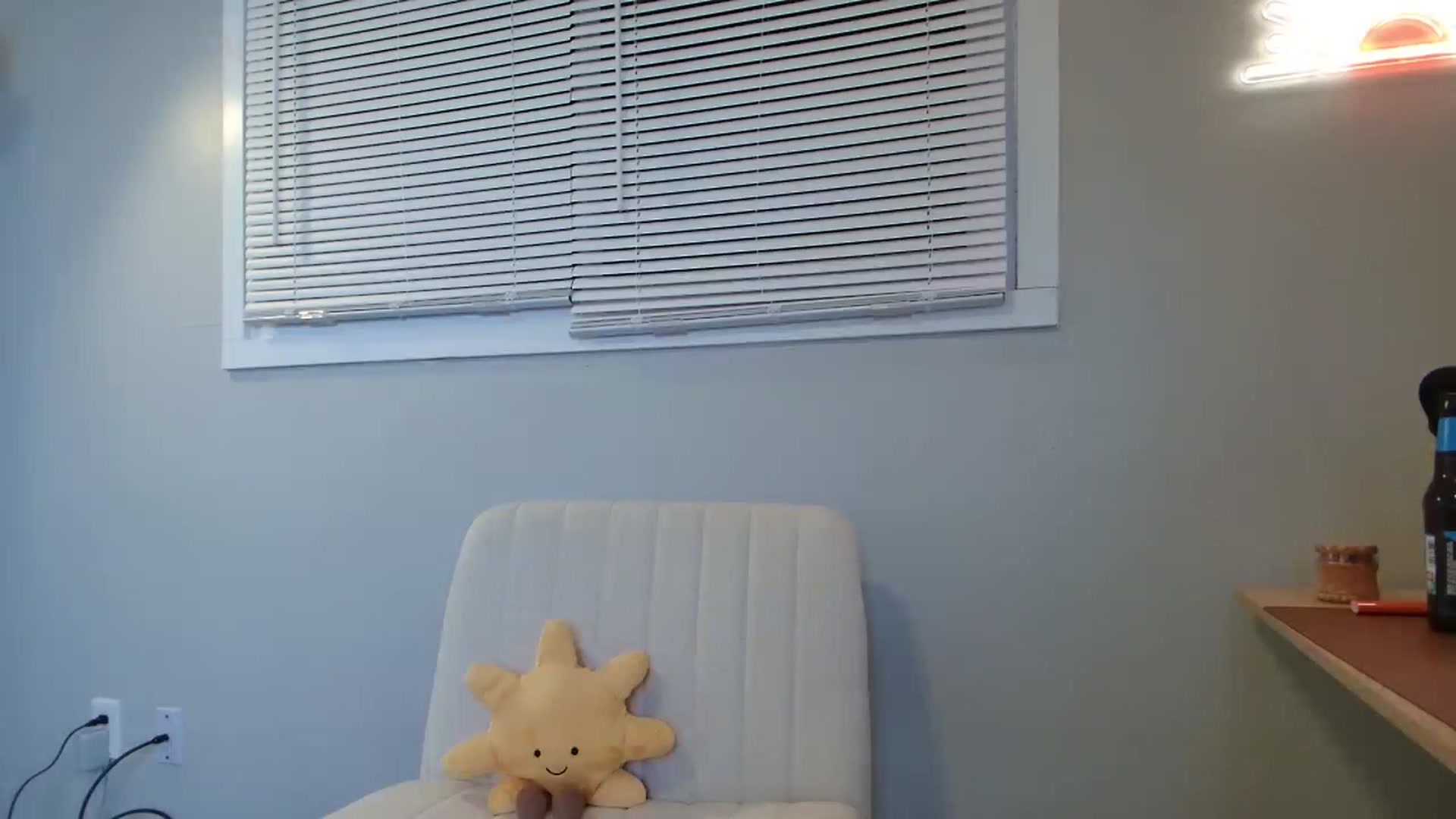 Gallery image thumbnail from SunnylilDays's myfreecams stream on, 02/27/2024, 03:30 image 16 of 20