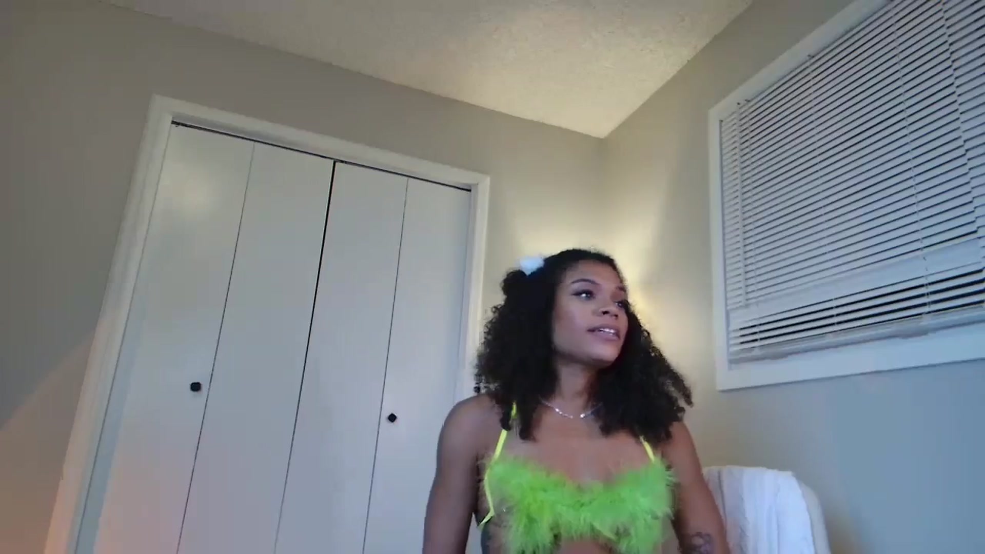 Gallery image thumbnail from SunnylilDays's myfreecams stream on, 07/30/2024, 04:17 image 14 of 20