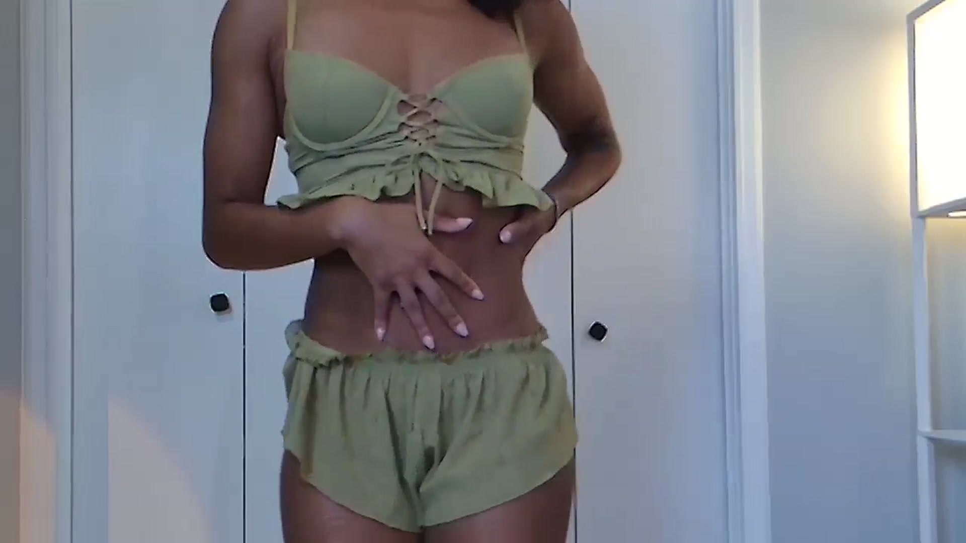 Gallery image thumbnail from SunnylilDays's myfreecams stream on, 08/01/2024, 03:30 image 9 of 20