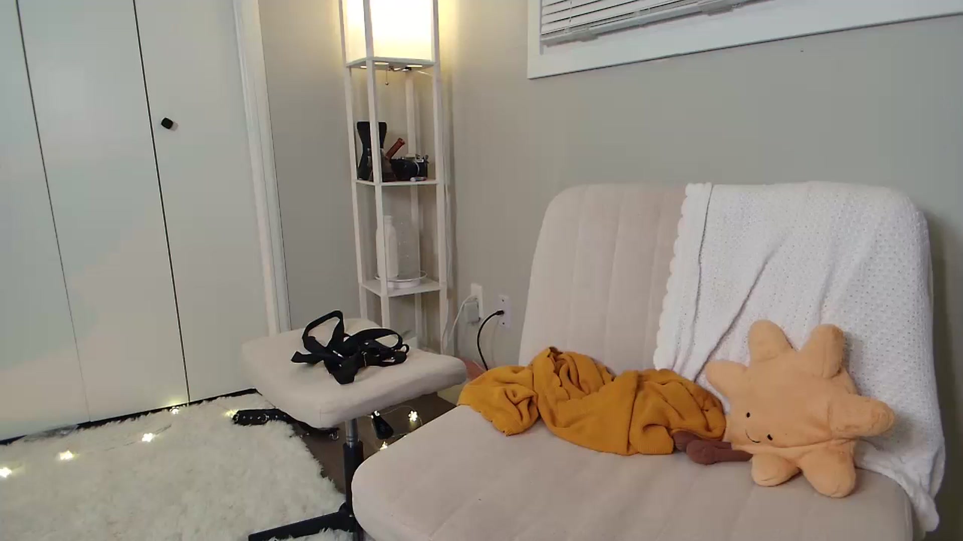 Gallery image thumbnail from SunnylilDays's myfreecams stream on, 08/02/2024, 07:33 image 13 of 20