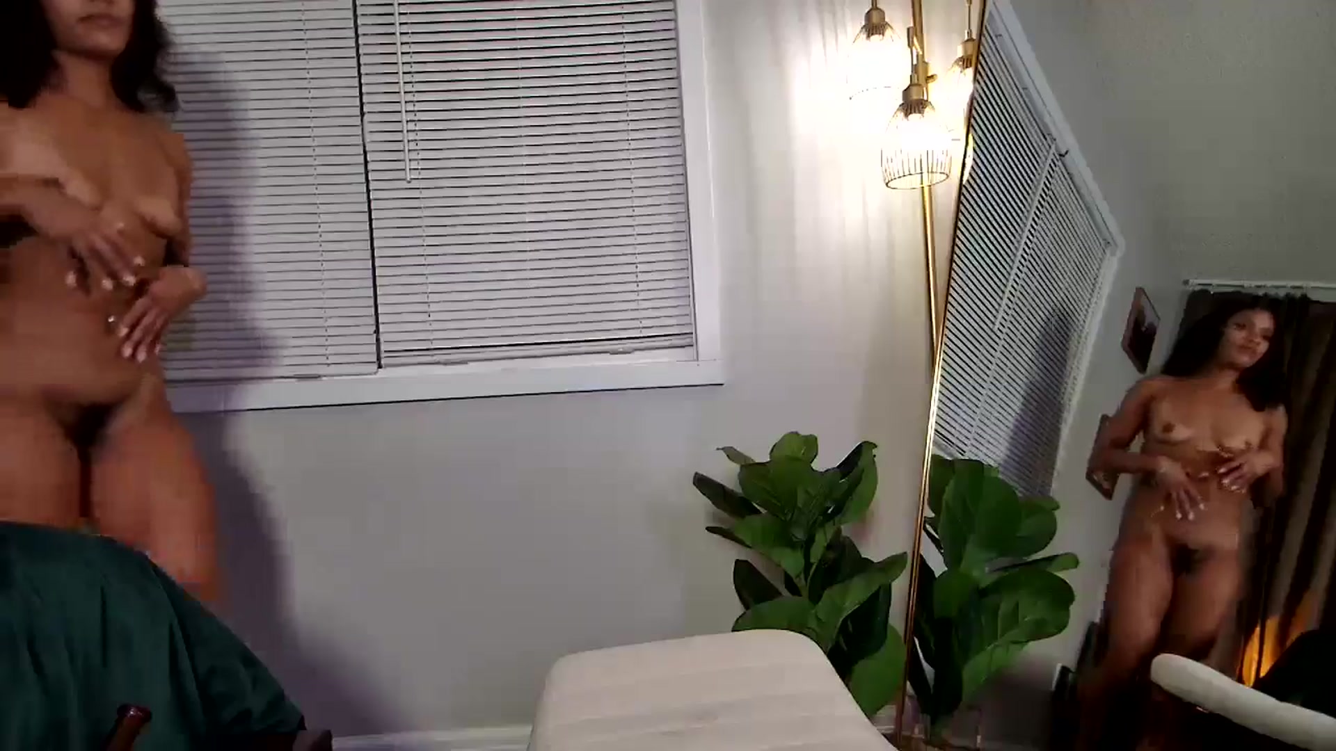 Gallery image thumbnail from SunnylilDays's myfreecams stream on, 08/03/2024, 07:02 image 11 of 20