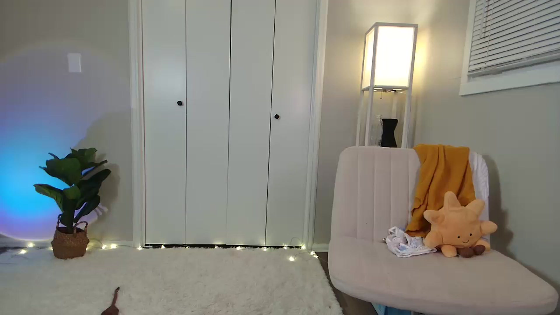 Gallery image thumbnail from SunnylilDays's myfreecams stream on, 08/07/2024, 03:50 image 3 of 20