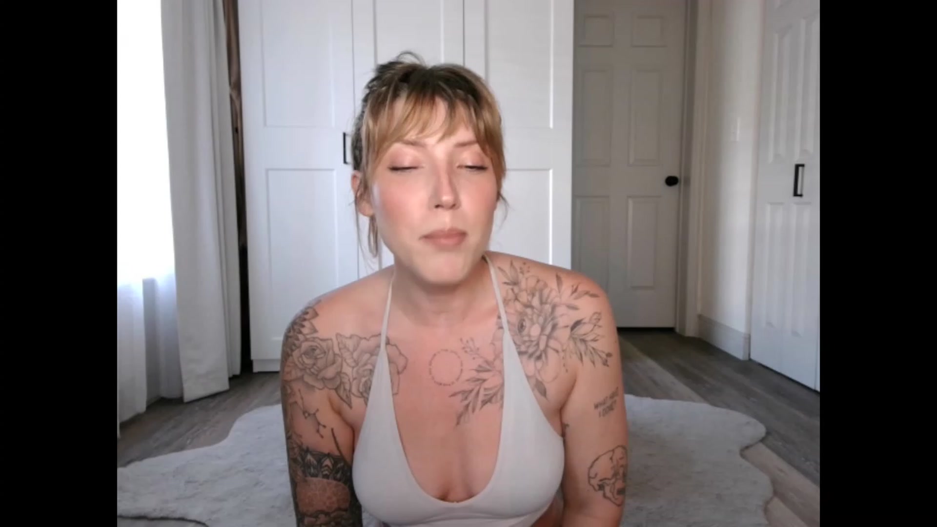 Gallery image thumbnail from Sunnyy_Dazee's myfreecams stream on, 04/03/2023, 21:31 image 3 of 20