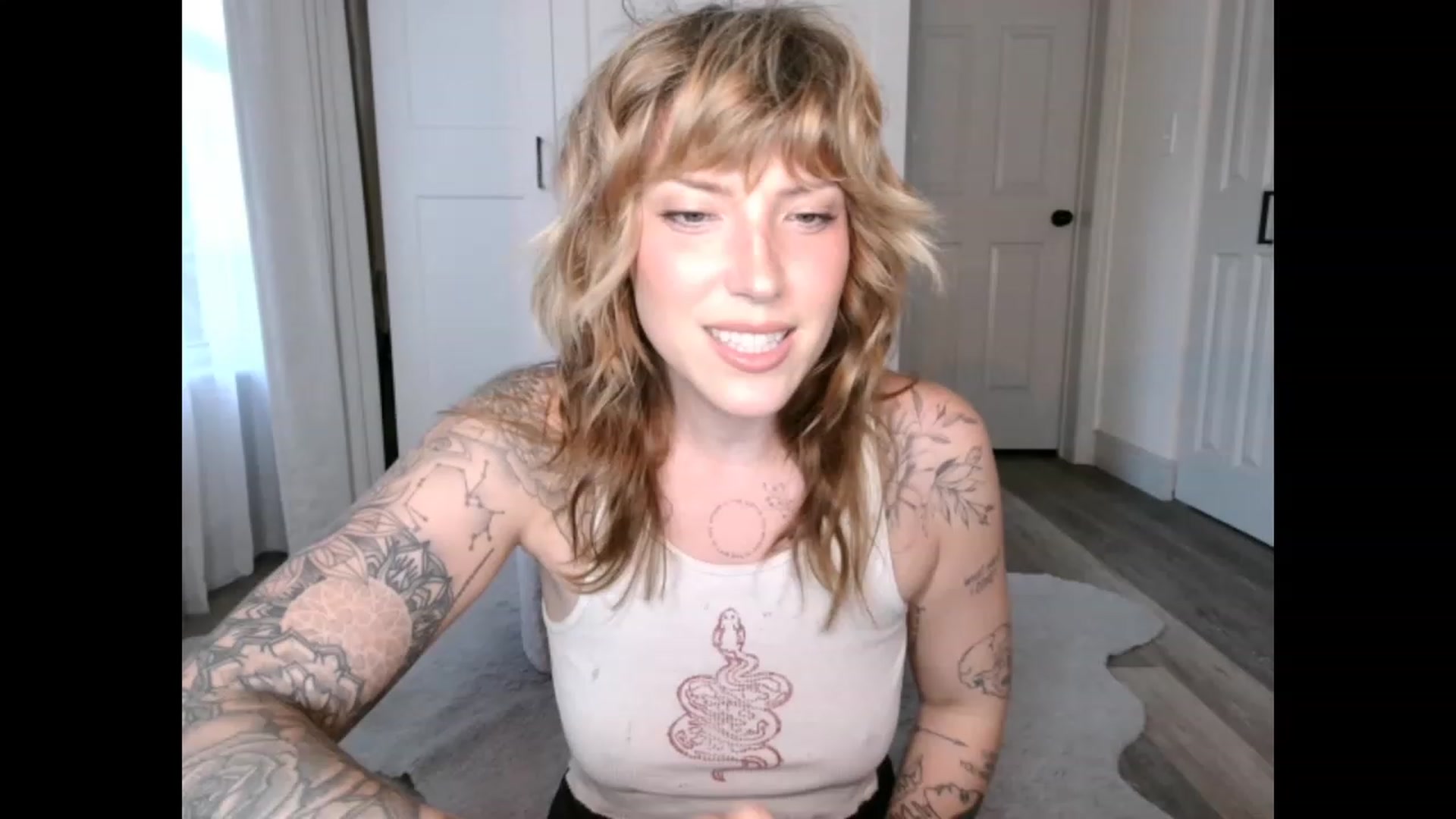Gallery image thumbnail from Sunnyy_Dazee's myfreecams stream on, 04/07/2023, 23:28 image 20 of 20