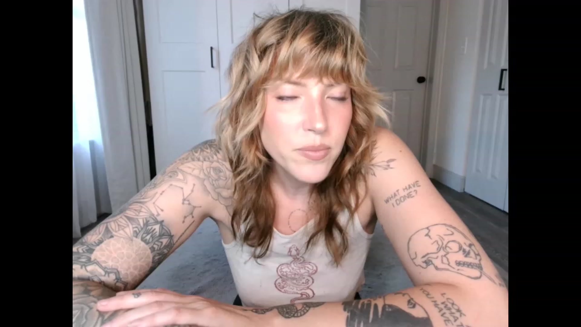 Gallery image thumbnail from Sunnyy_Dazee's myfreecams stream on, 04/07/2023, 23:28 image 9 of 20