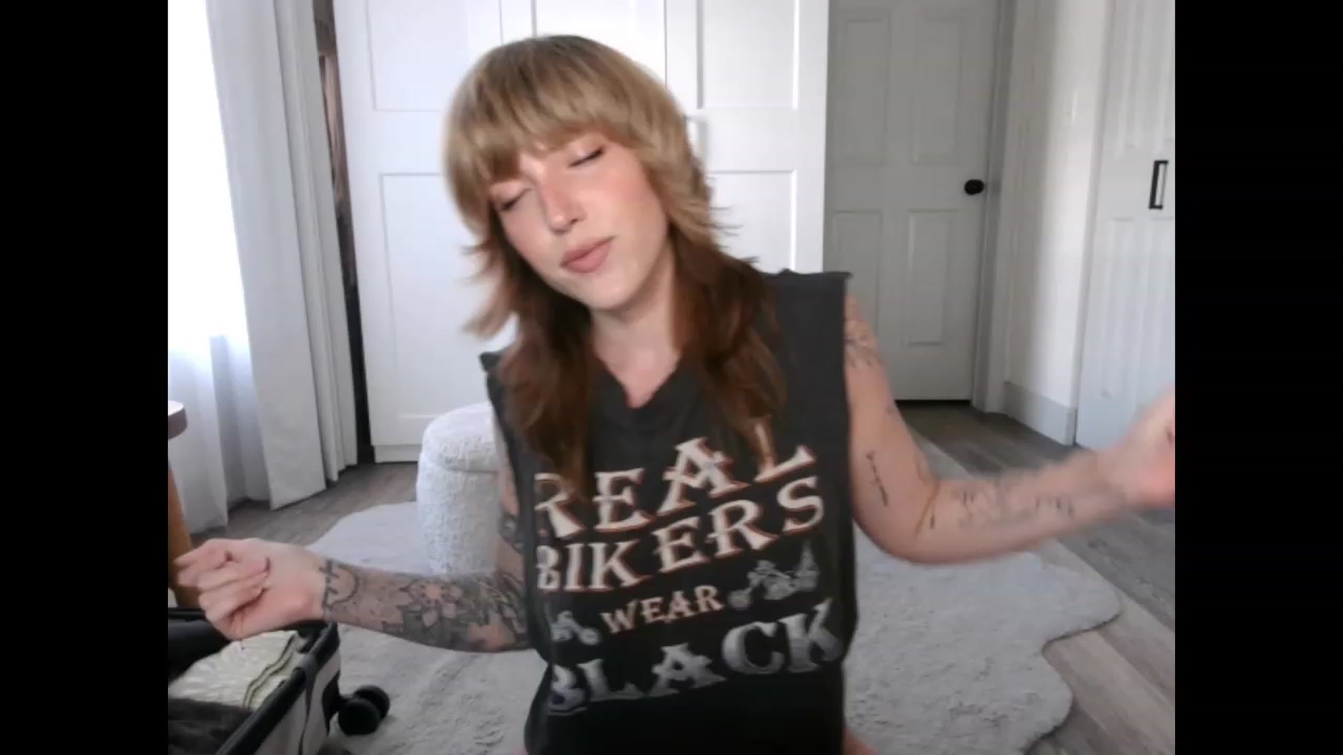 Gallery image thumbnail from Sunnyy_Dazee's myfreecams stream on, 04/15/2023, 21:00 image 9 of 20