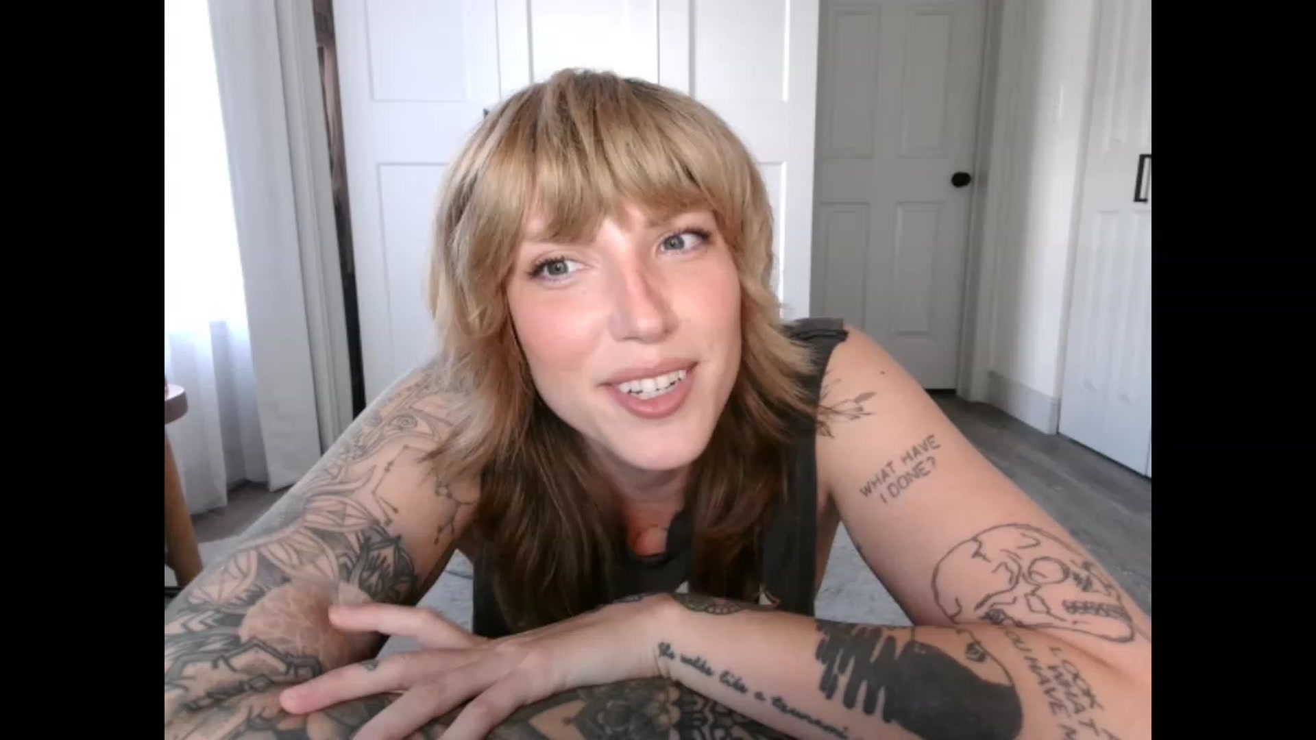 Gallery image thumbnail from Sunnyy_Dazee's myfreecams stream on, 04/15/2023, 21:00 image 19 of 20
