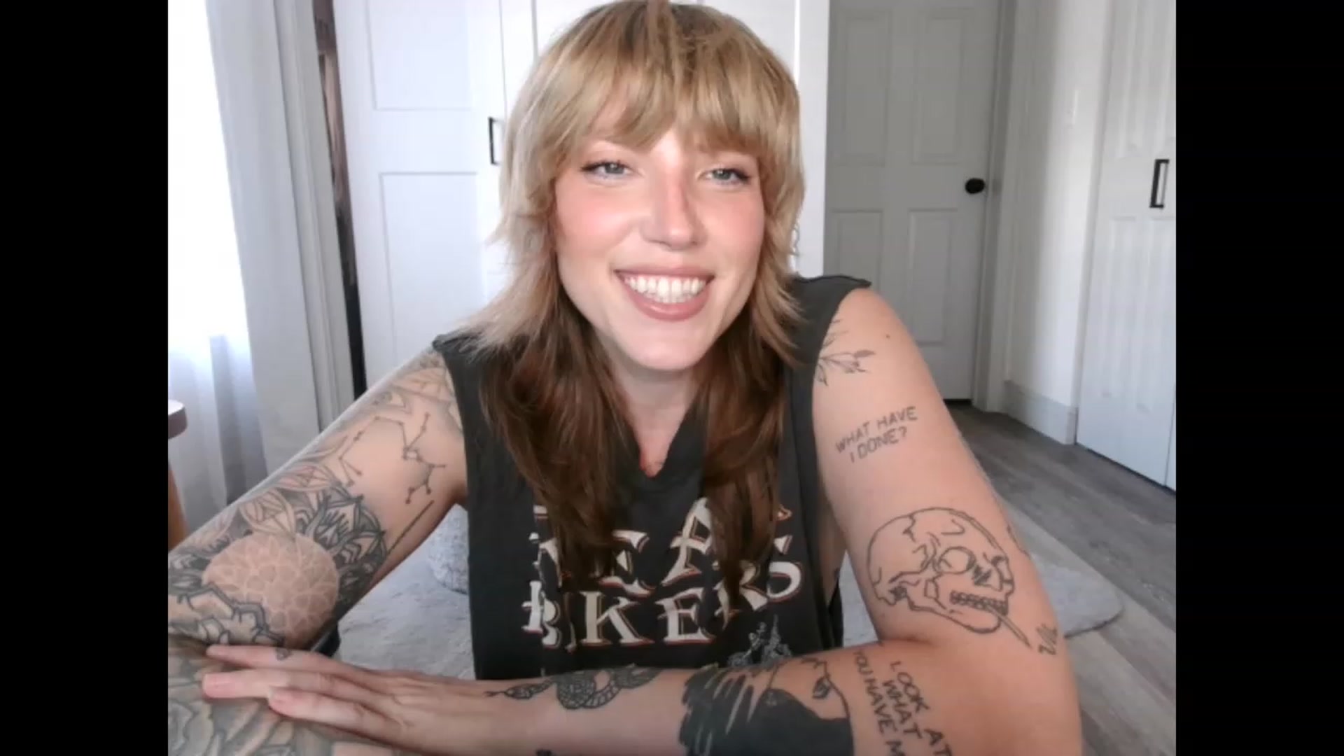 Gallery image thumbnail from Sunnyy_Dazee's myfreecams stream on, 04/15/2023, 21:00 image 5 of 20