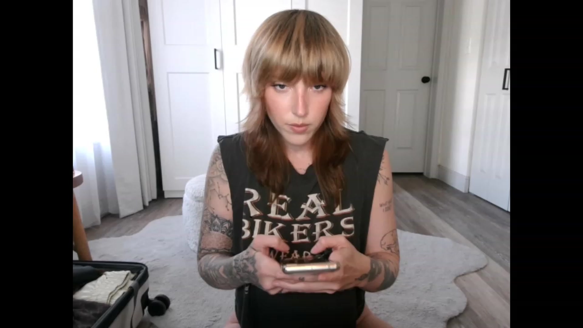 Gallery image thumbnail from Sunnyy_Dazee's myfreecams stream on, 04/15/2023, 21:00 image 18 of 20