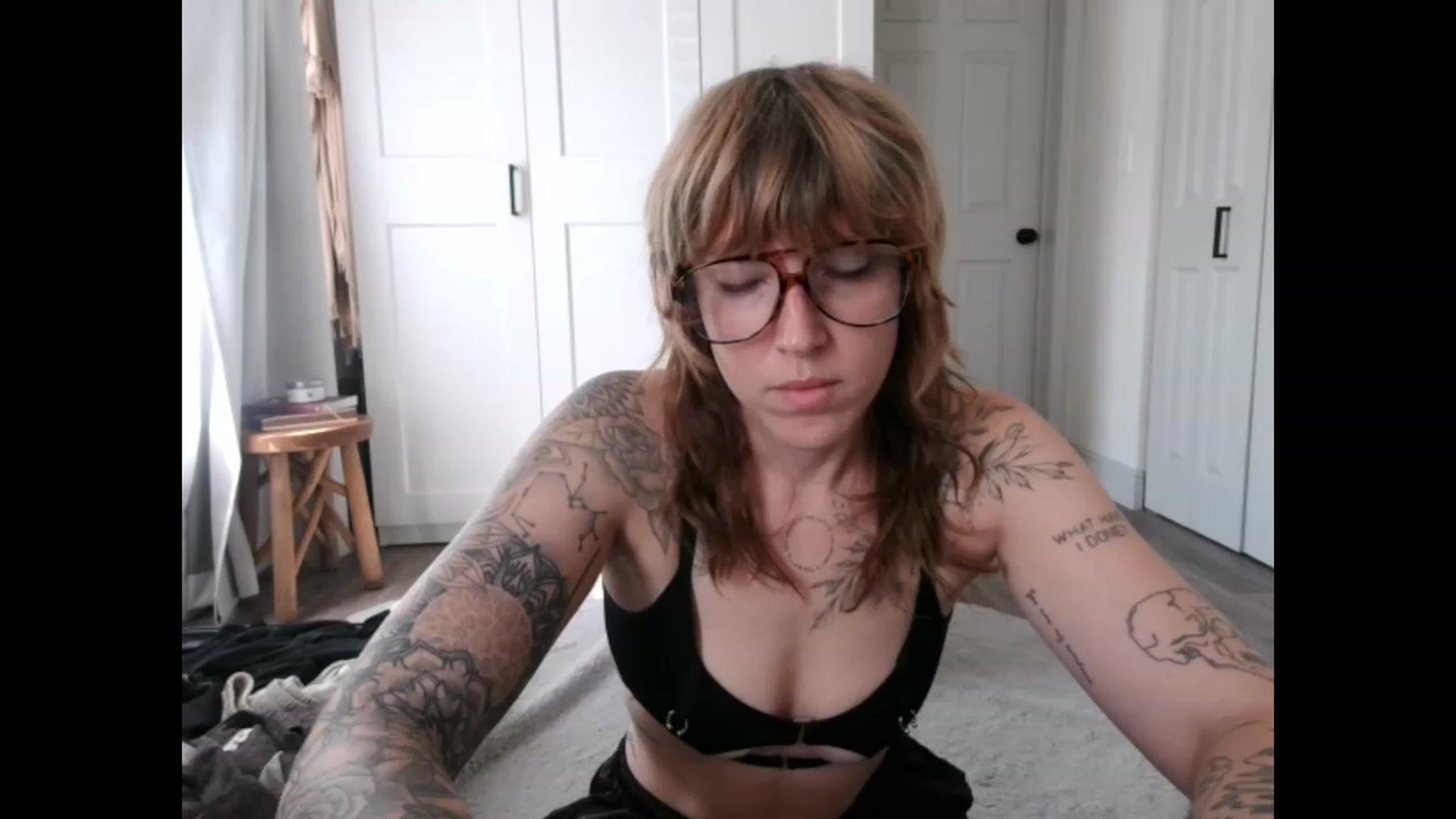 Gallery image thumbnail from Sunnyy_Dazee's myfreecams stream on, 04/16/2023, 15:45 image 4 of 20