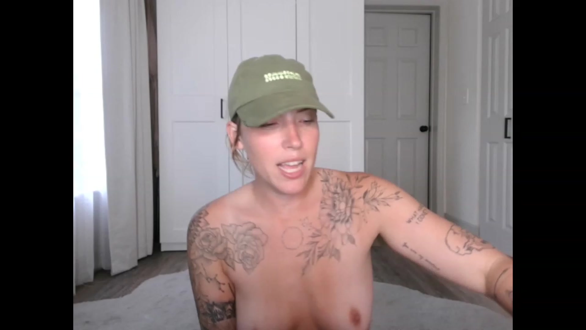 Gallery image thumbnail from Sunnyy_Dazee's myfreecams stream on, 04/28/2023, 23:05 image 20 of 20