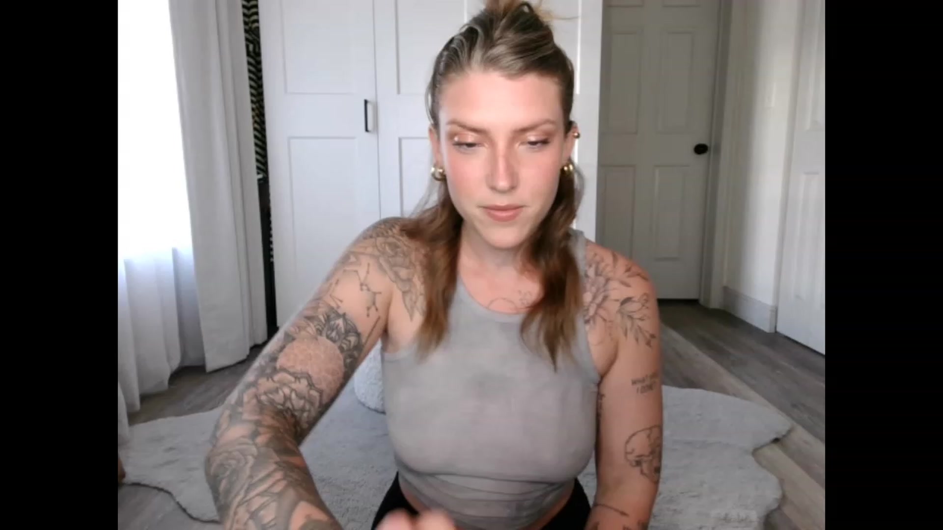 Gallery image thumbnail from Sunnyy_Dazee's myfreecams stream on, 05/08/2023, 22:05 image 2 of 20