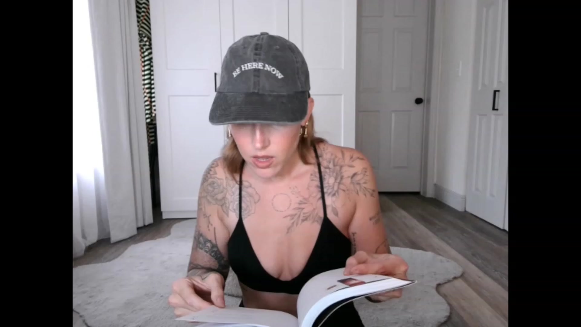 Gallery image thumbnail from Sunnyy_Dazee's myfreecams stream on, 05/25/2023, 23:39 image 2 of 20