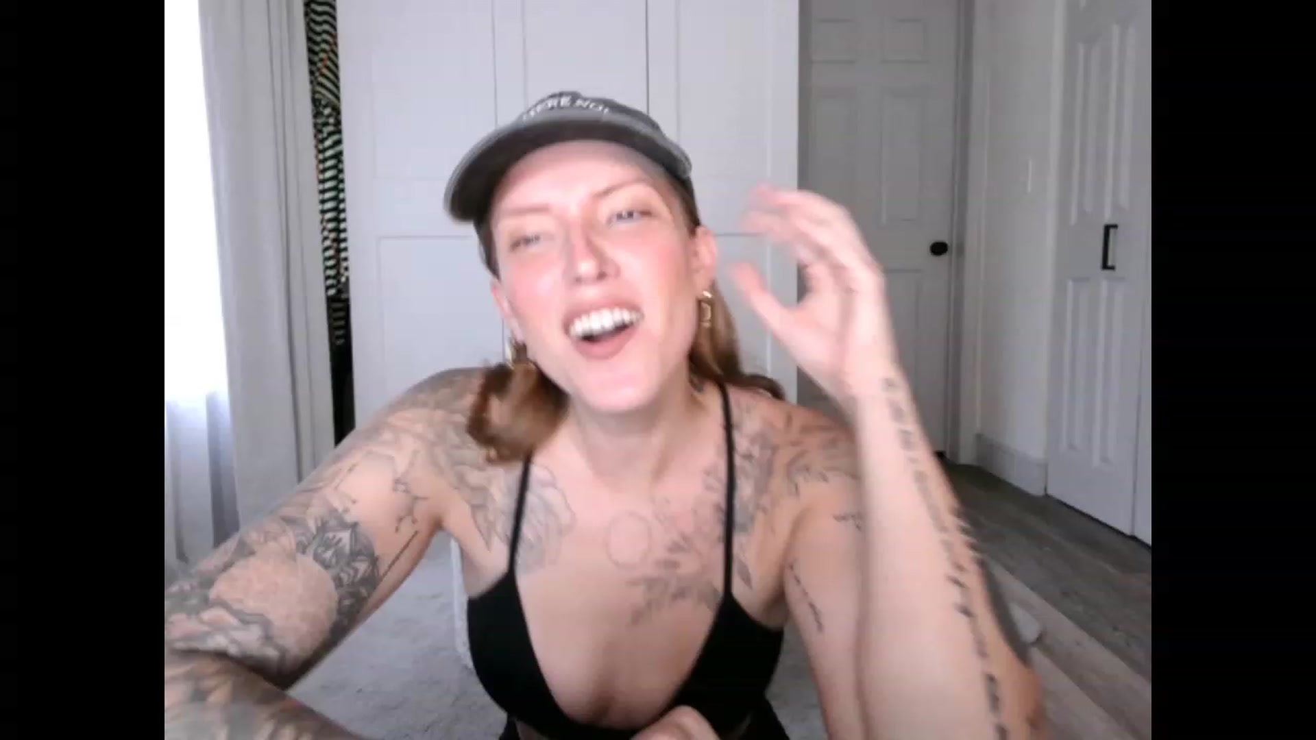 Gallery image thumbnail from Sunnyy_Dazee's myfreecams stream on, 05/25/2023, 23:39 image 16 of 20