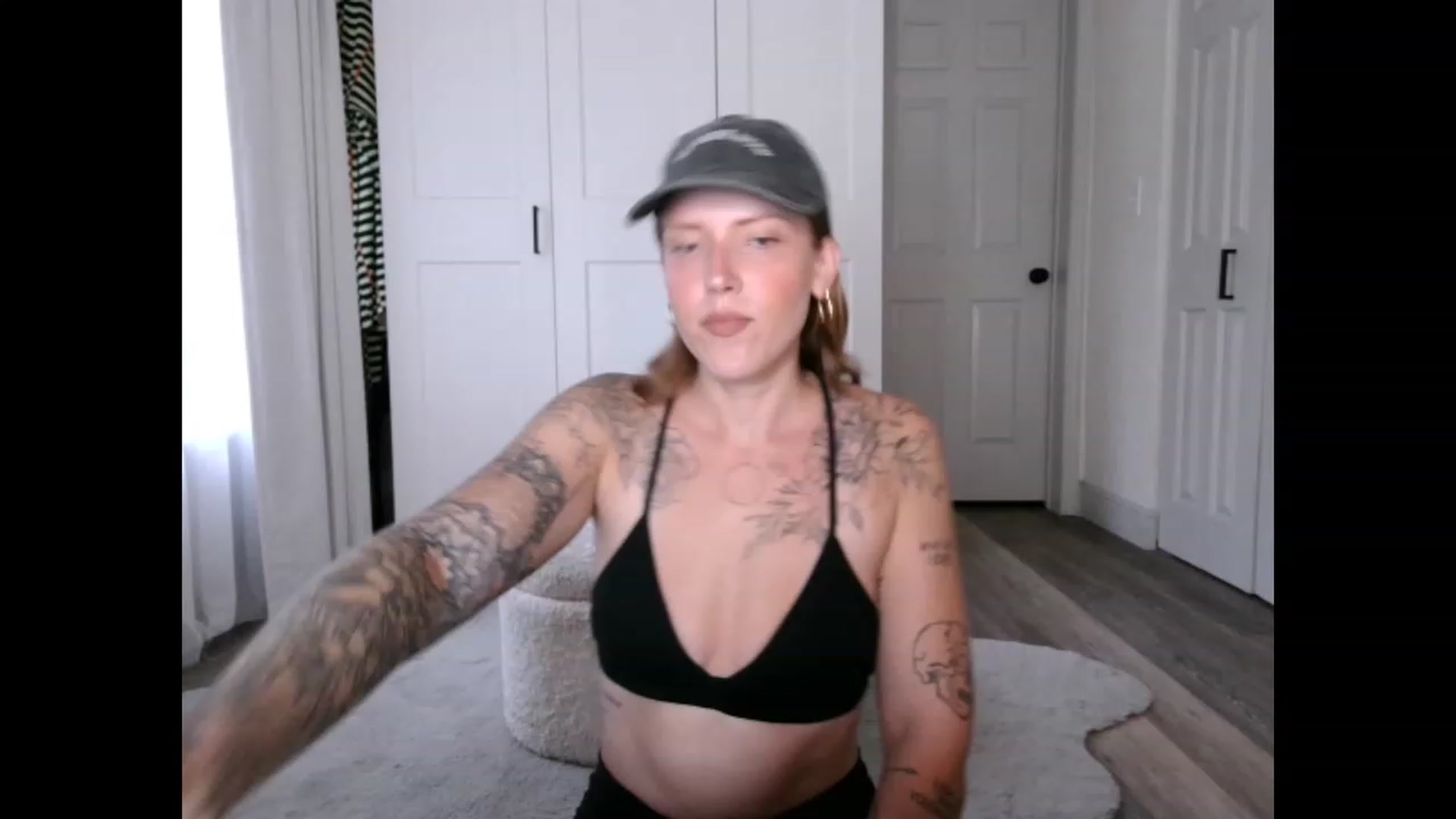 Gallery image thumbnail from Sunnyy_Dazee's myfreecams stream on, 05/25/2023, 23:39 image 17 of 20