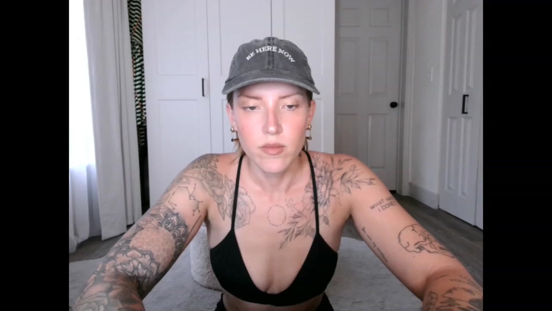 Gallery image thumbnail from Sunnyy_Dazee's myfreecams stream on, 05/25/2023, 23:39 image 19 of 20