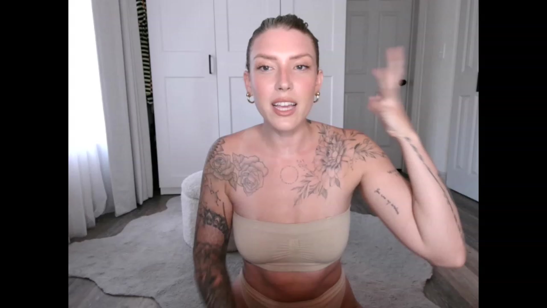Gallery image thumbnail from Sunnyy_Dazee's myfreecams stream on, 06/01/2023, 23:19 image 13 of 20