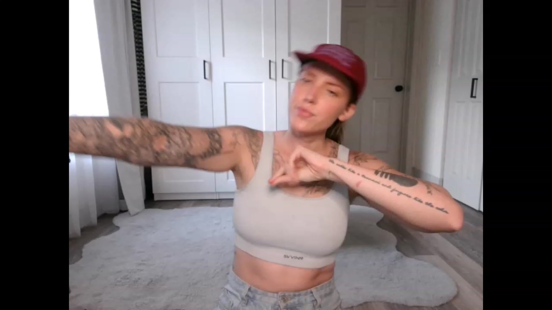 Gallery image thumbnail from Sunnyy_Dazee's myfreecams stream on, 07/22/2023, 24:05 image 16 of 20