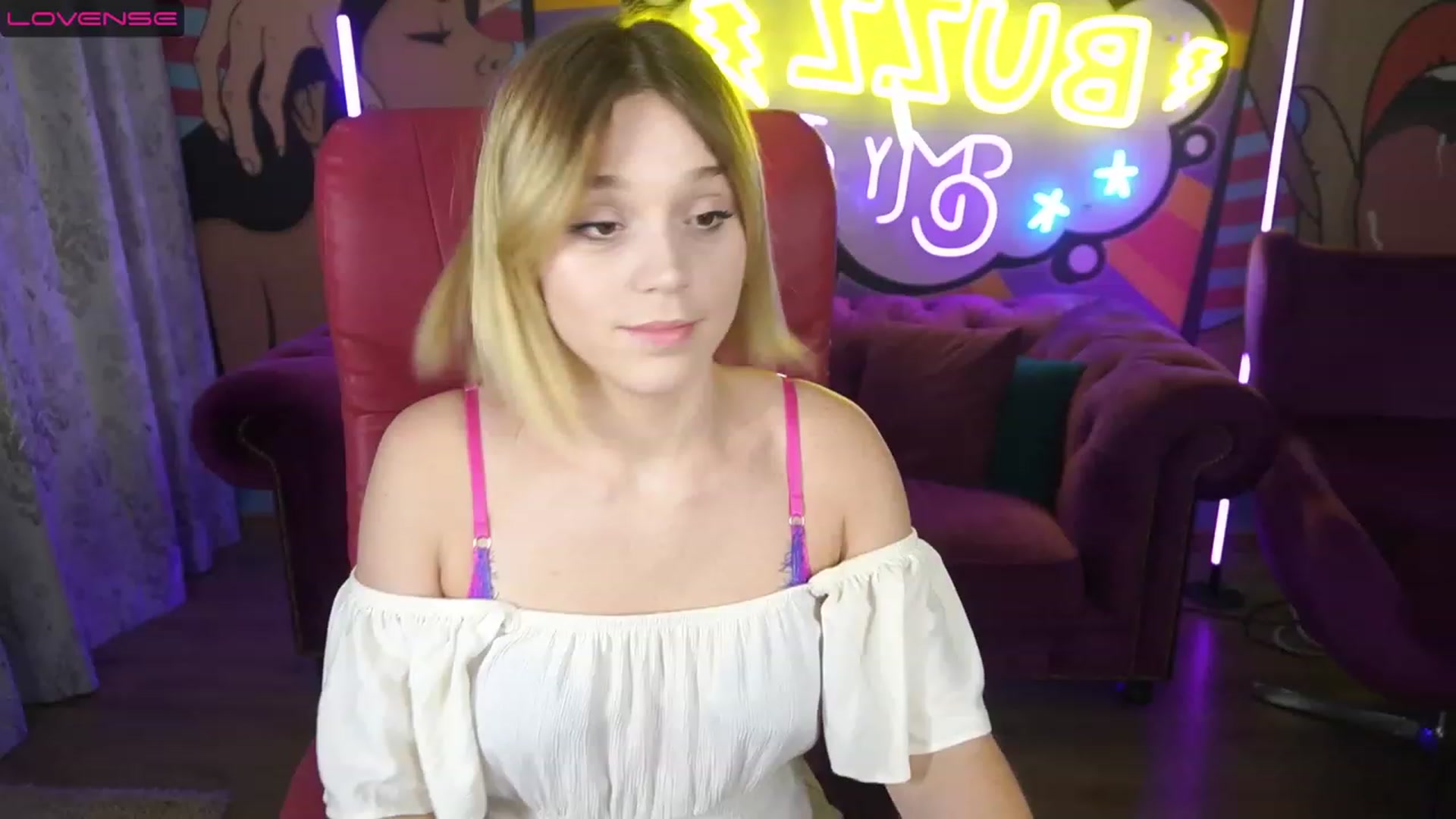 Gallery image thumbnail from SunnyyyLana's myfreecams stream on, 06/26/2023, 08:11 image 9 of 20