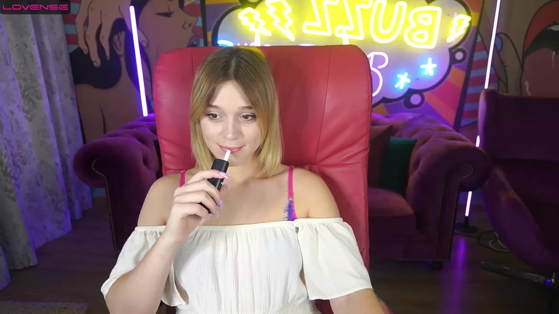Gallery image thumbnail from SunnyyyLana's myfreecams stream on, 06/26/2023, 08:11 image 16 of 20