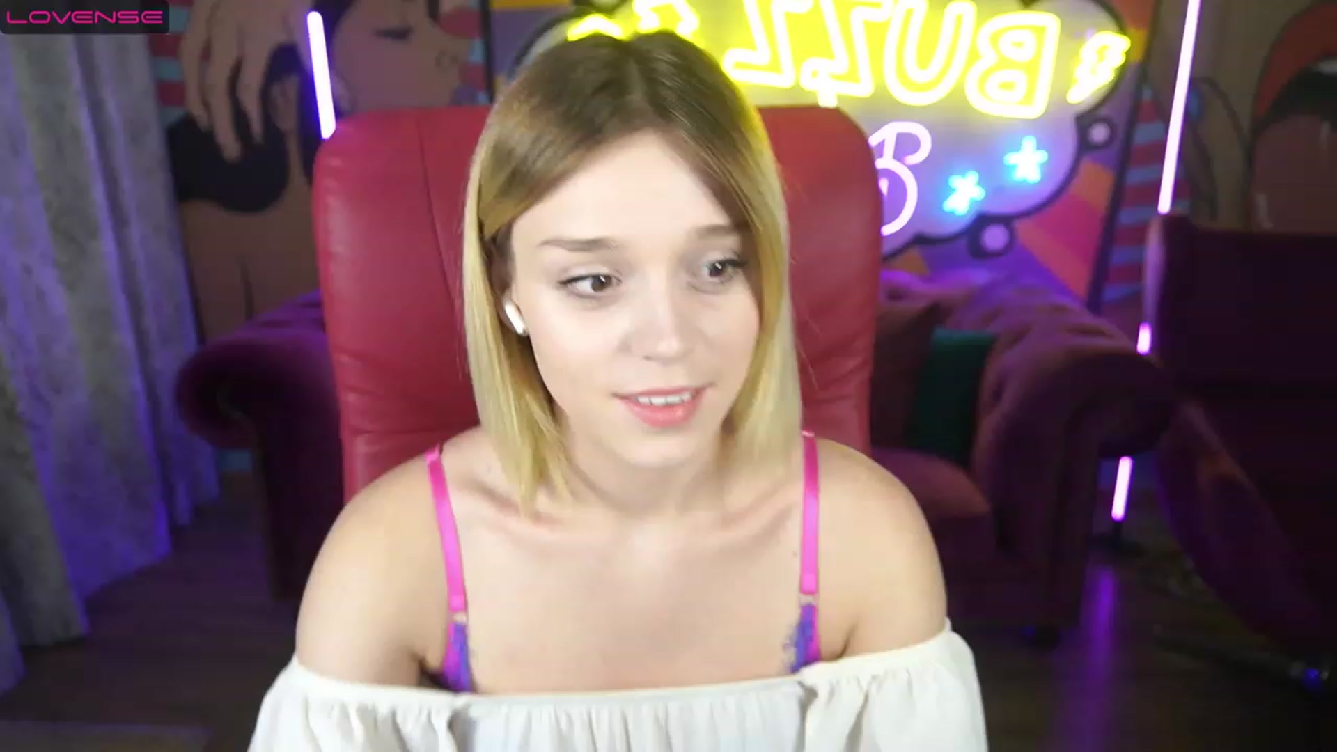 Gallery image thumbnail from SunnyyyLana's myfreecams stream on, 06/26/2023, 09:50 image 3 of 20