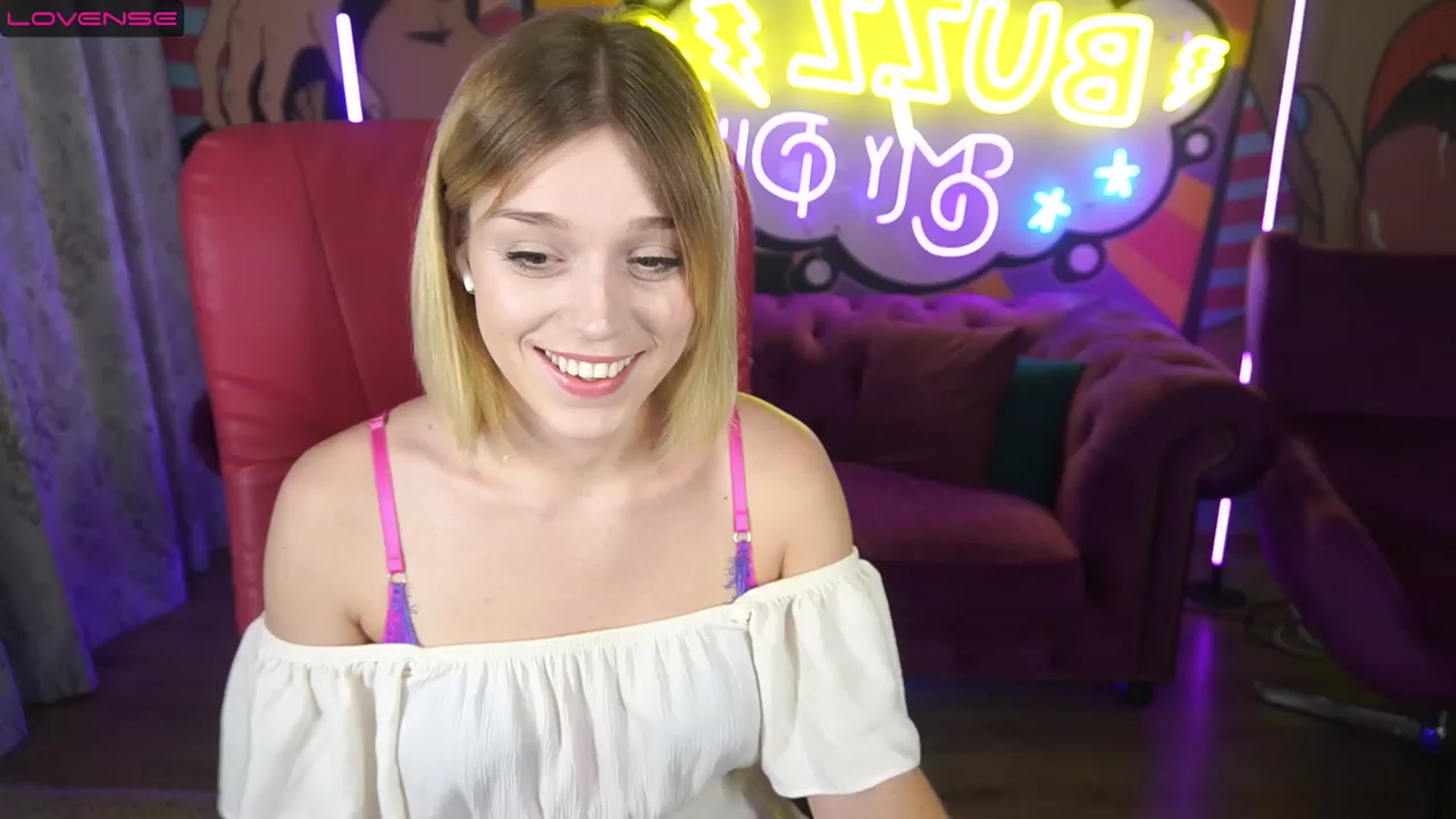 Gallery image thumbnail from SunnyyyLana's myfreecams stream on, 06/26/2023, 09:50 image 6 of 20