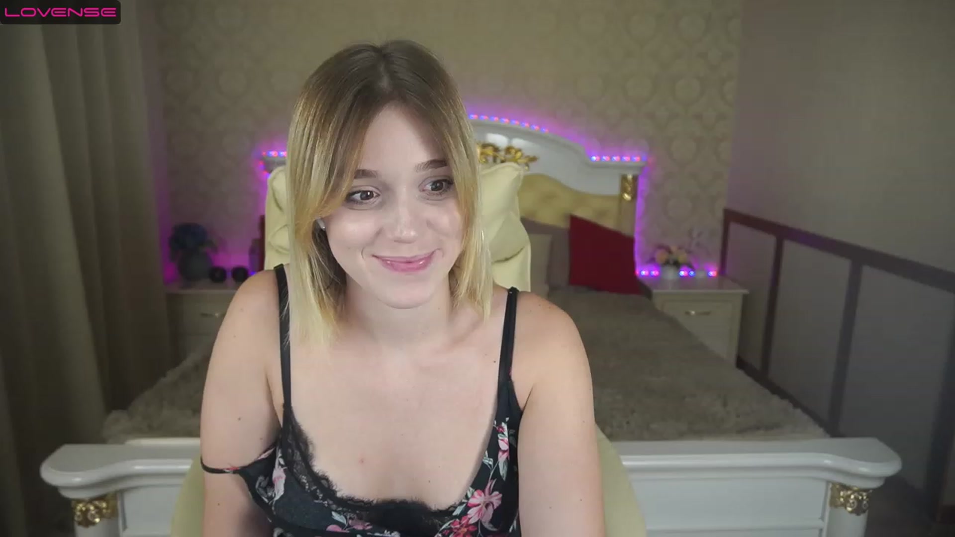 Gallery image thumbnail from SunnyyyLana's myfreecams stream on, 07/14/2023, 11:00 image 17 of 20