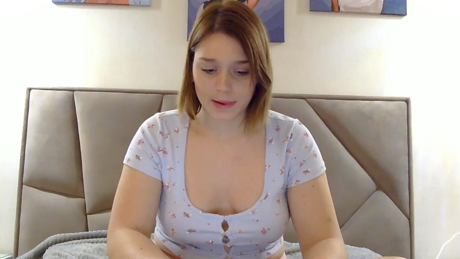Gallery image thumbnail from SunnyyyLana's myfreecams stream on, 01/23/2024, 18:55 image 19 of 20