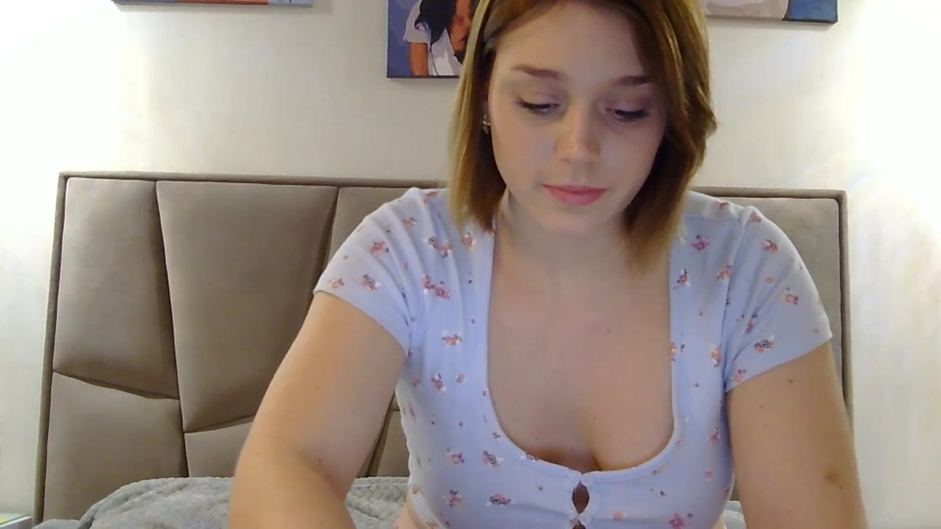 Gallery image thumbnail from SunnyyyLana's myfreecams stream on, 01/23/2024, 21:19 image 19 of 20
