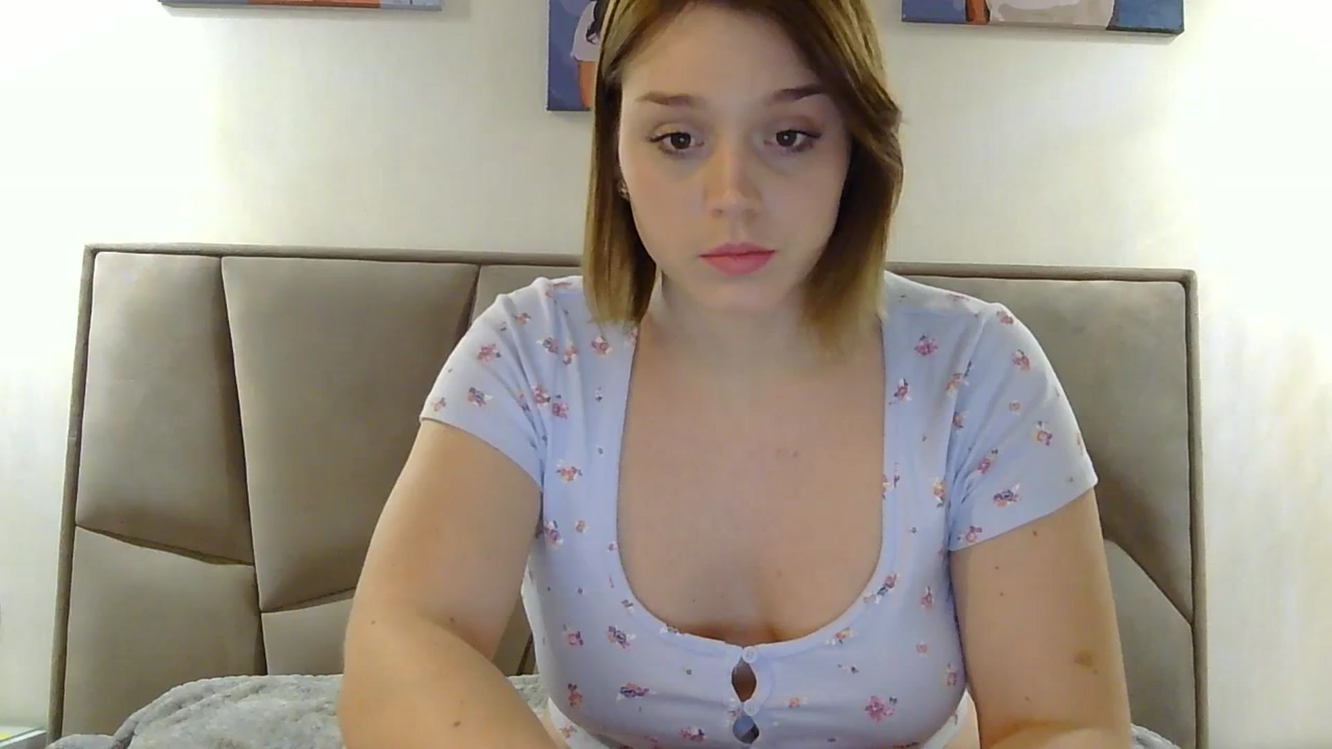 Gallery image thumbnail from SunnyyyLana's myfreecams stream on, 01/23/2024, 21:19 image 1 of 20