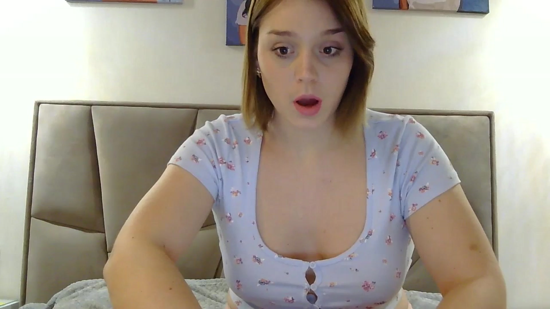Gallery image thumbnail from SunnyyyLana's myfreecams stream on, 01/23/2024, 21:19 image 3 of 20