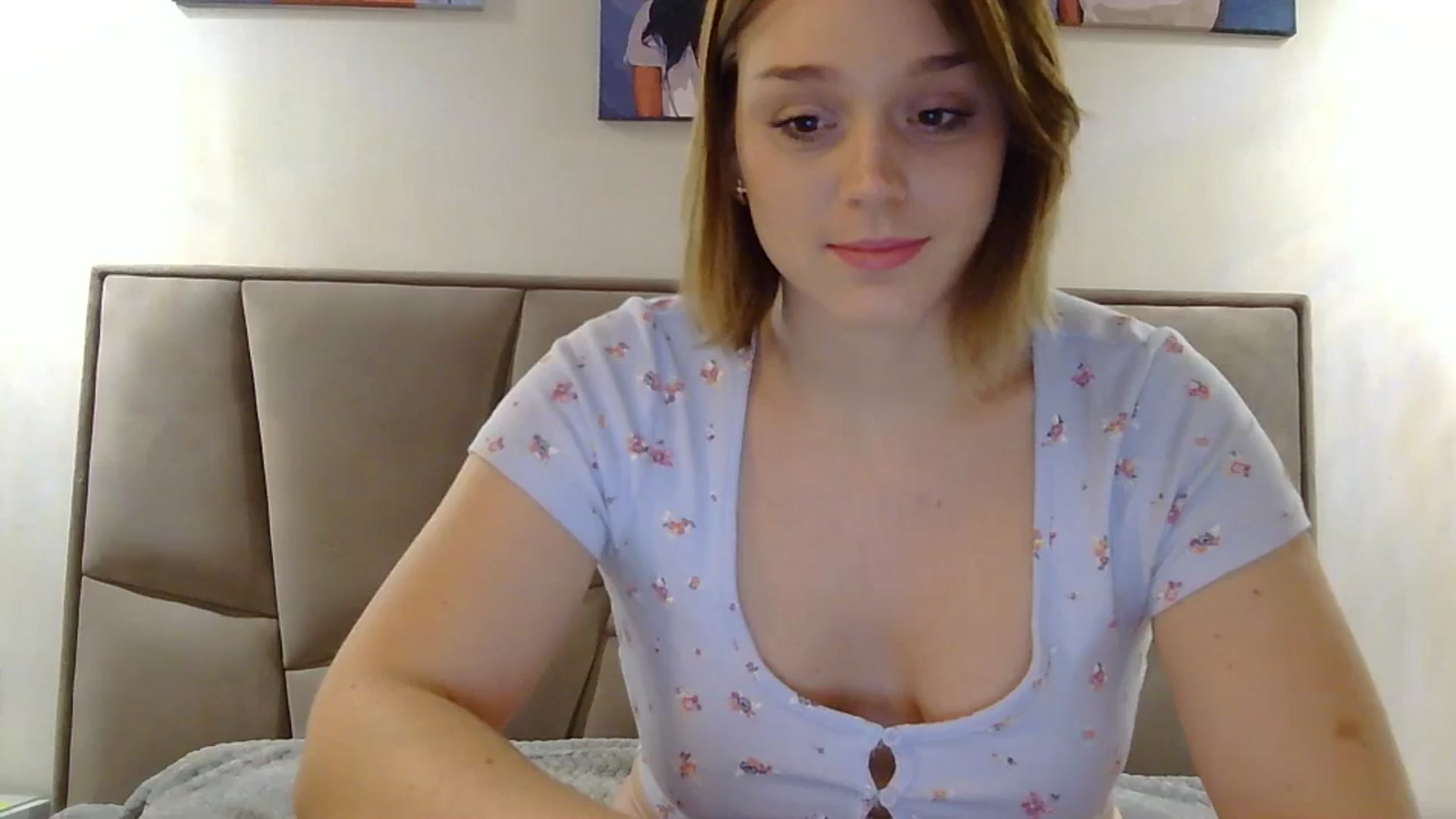 Gallery image thumbnail from SunnyyyLana's myfreecams stream on, 01/23/2024, 21:19 image 15 of 20