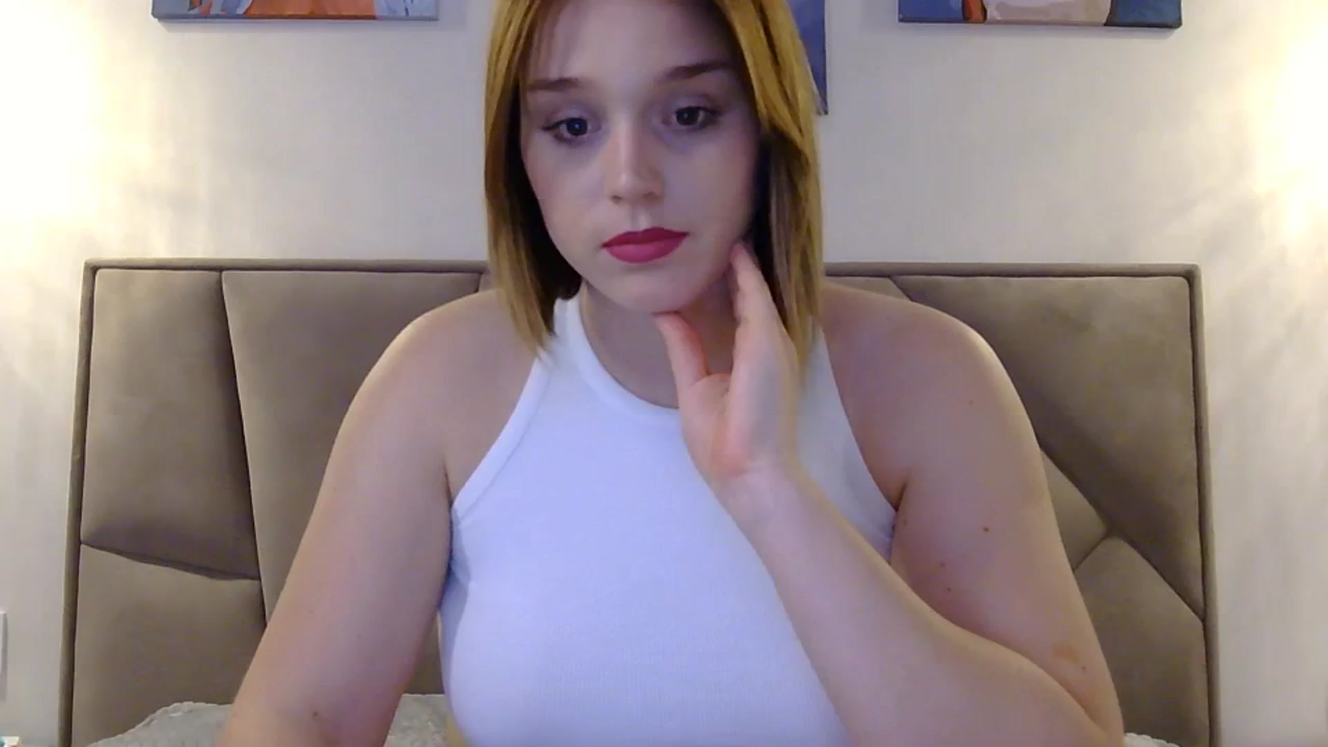 Gallery image thumbnail from SunnyyyLana's myfreecams stream on, 01/29/2024, 20:06 image 15 of 20