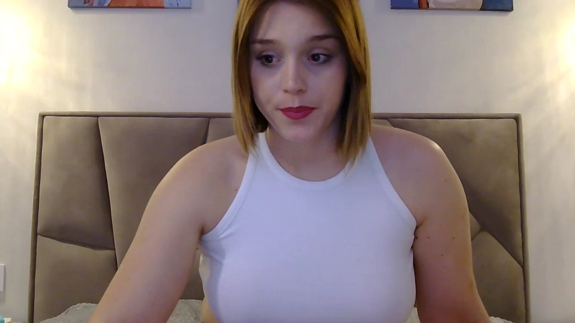 Gallery image thumbnail from SunnyyyLana's myfreecams stream on, 01/29/2024, 20:06 image 3 of 20